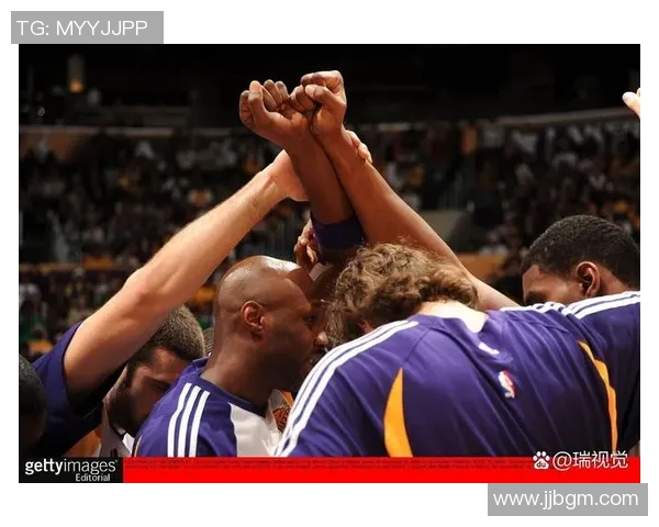 篮球与足球明星的魅力与球迷热情交织的精彩瞬间 篮球与足球明星的魅力与球迷热情交织的精彩瞬间