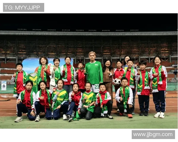 足球明星为小学生传授梦想与坚持的力量演讲活动精彩回顾 足球明星为小学生传授梦想与坚持的力量演讲活动精彩回顾